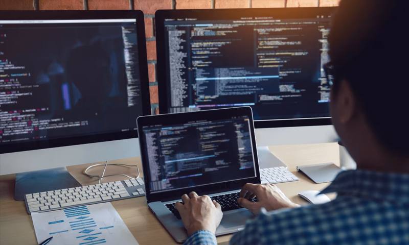 数据科学选型:R与Python如何赋能皇姑区网站建设?